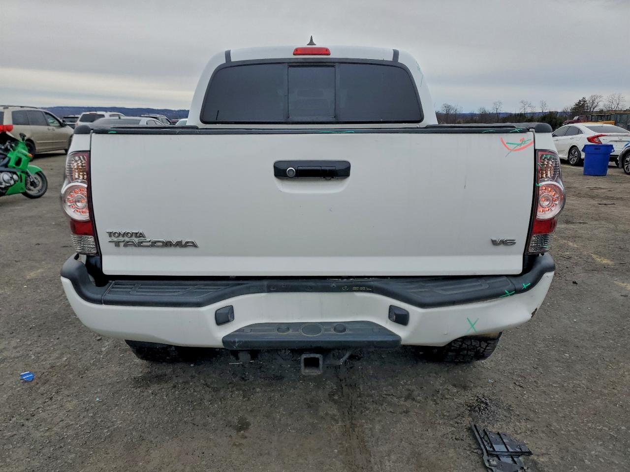 Toyota Tacoma Double Cab Image 11