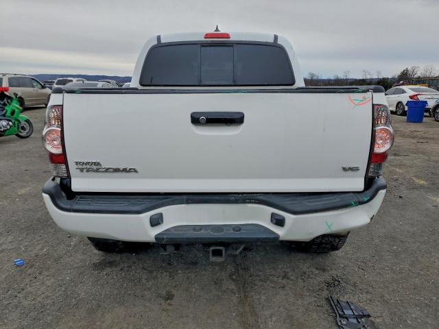 Toyota Tacoma Double Cab Image 11