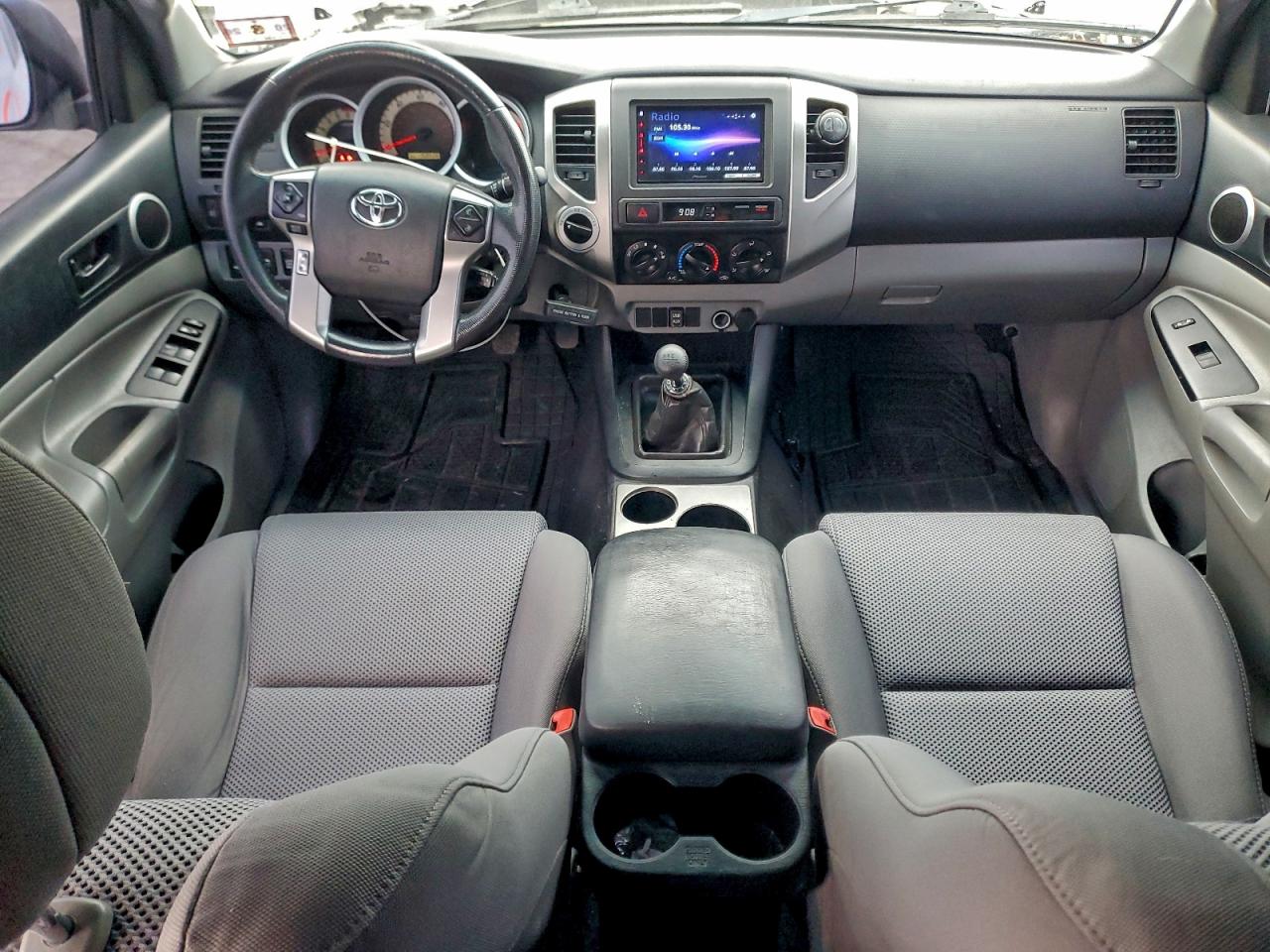 Toyota Tacoma Double Cab Image 2