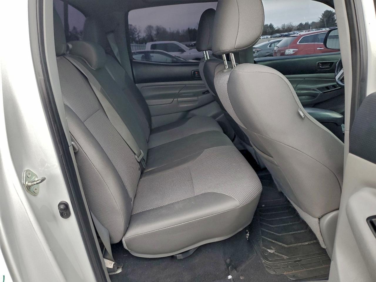 Toyota Tacoma Double Cab Image 10