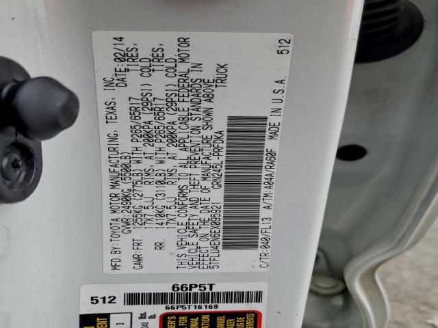 Toyota Tacoma Double Cab Image 8