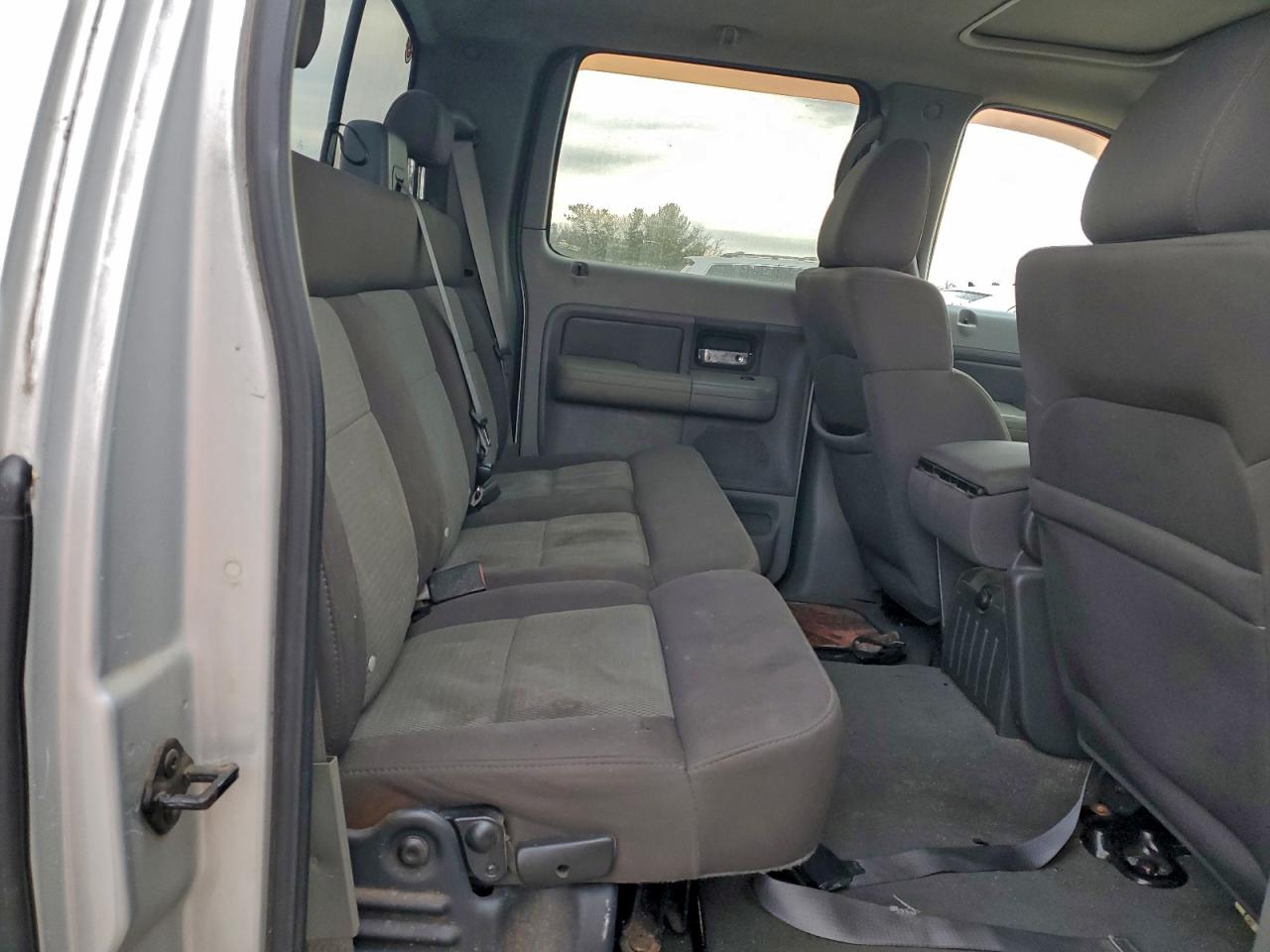 Ford F-150 Supercrew Image 3