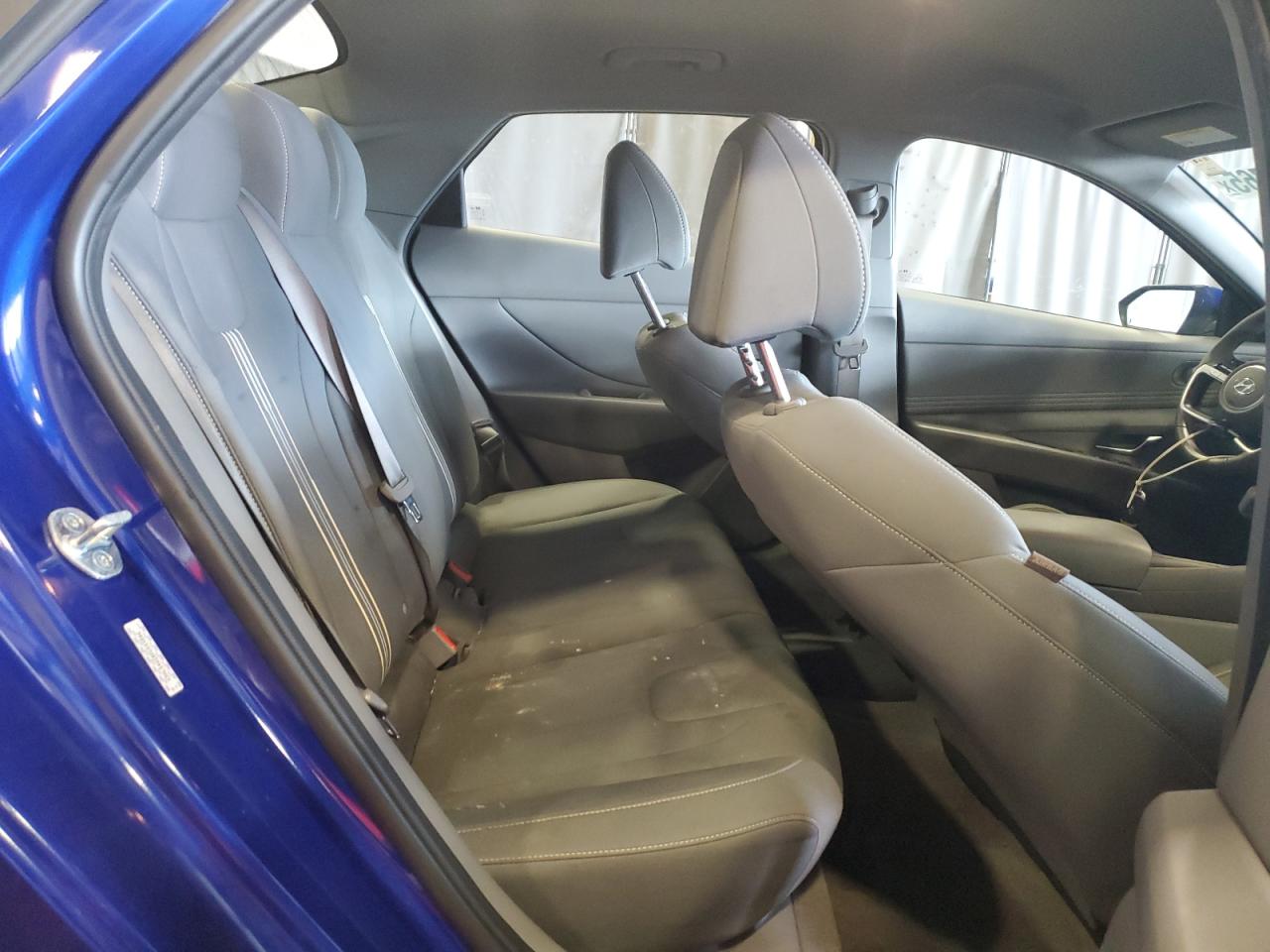 Hyundai ELANTRA Sel Image 3