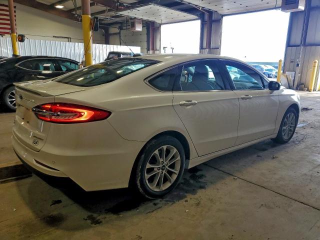 Ford Fusion Titanium Image 5