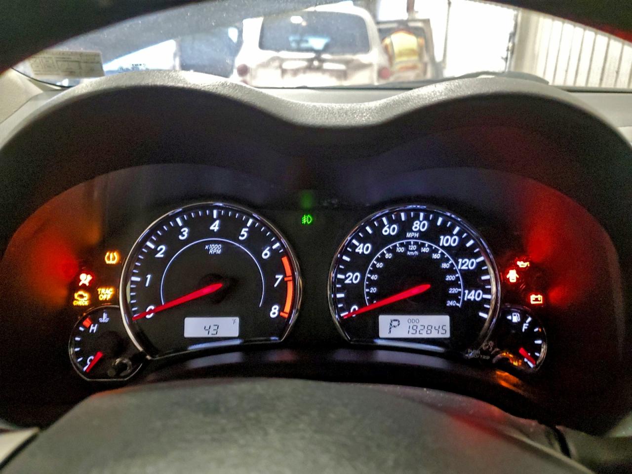 Toyota Corolla Base Image 9