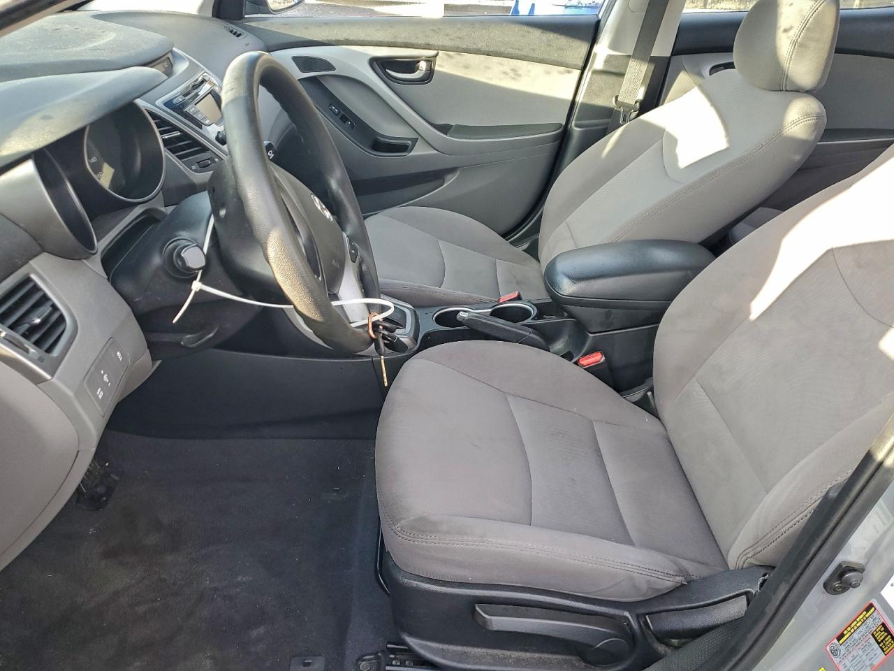 Hyundai ELANTRA Se Image 6