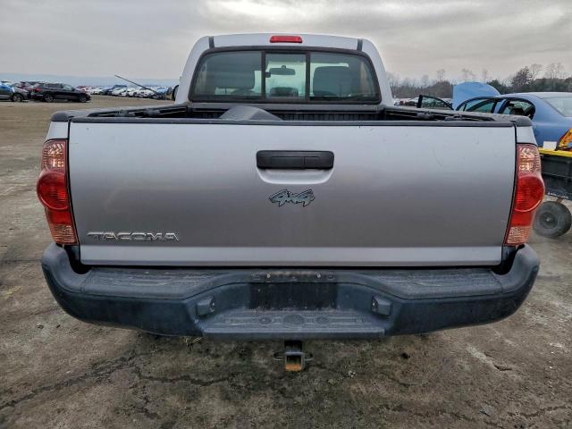 Toyota Tacoma Image 4