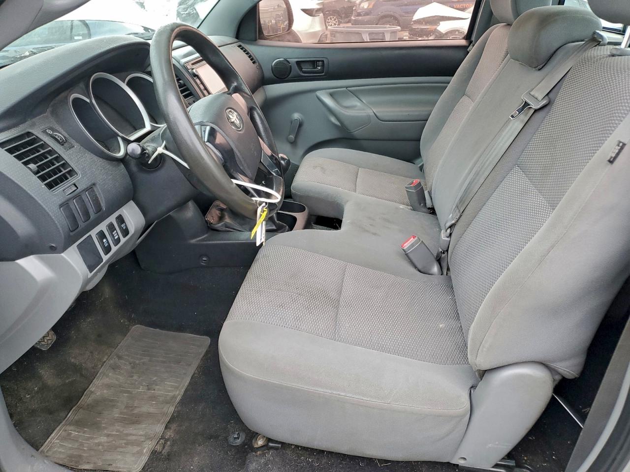 Toyota Tacoma Image 10