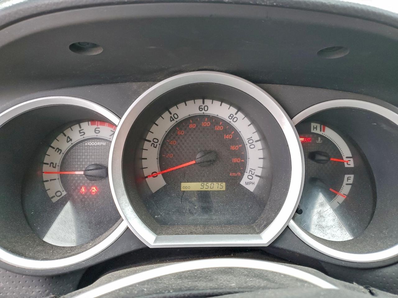 Toyota Tacoma Image 8