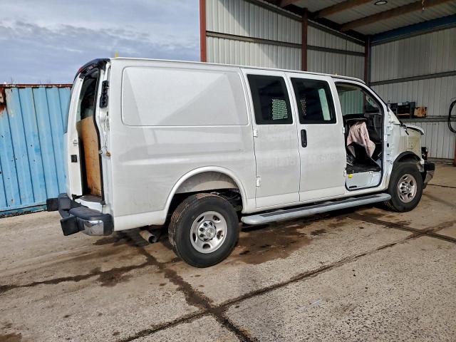 Chevrolet Express Image 2