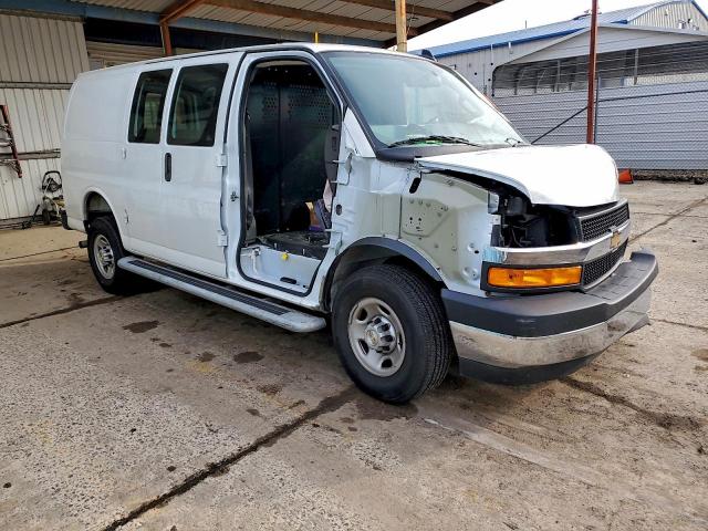 Chevrolet Express Image 9
