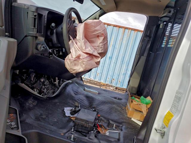 Chevrolet Express Image 13