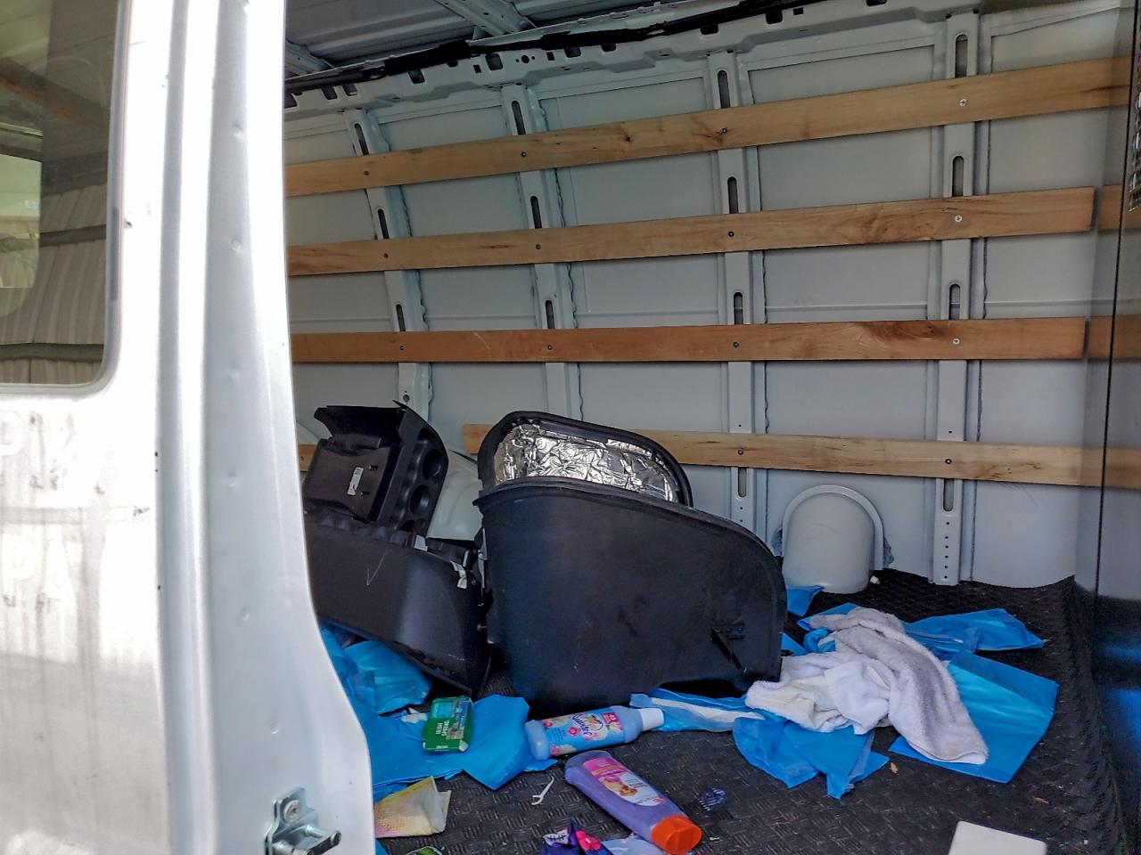 Chevrolet Express Image 7