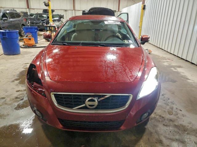 Volvo C70 T5 Image 2