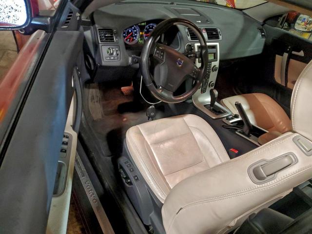 Volvo C70 T5 Image 4