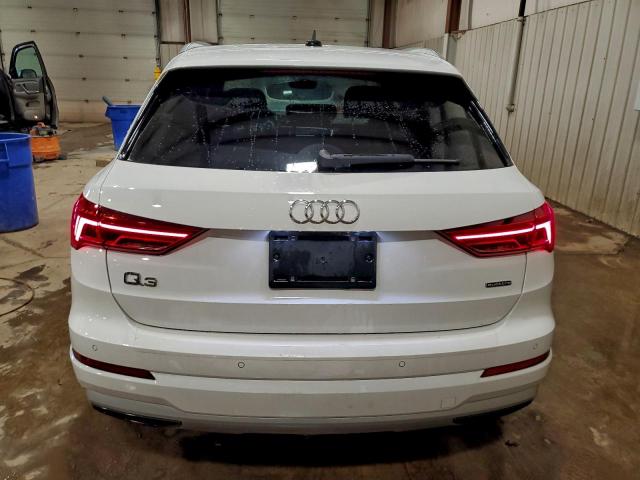 Audi Q3 Premium Plus Image 5