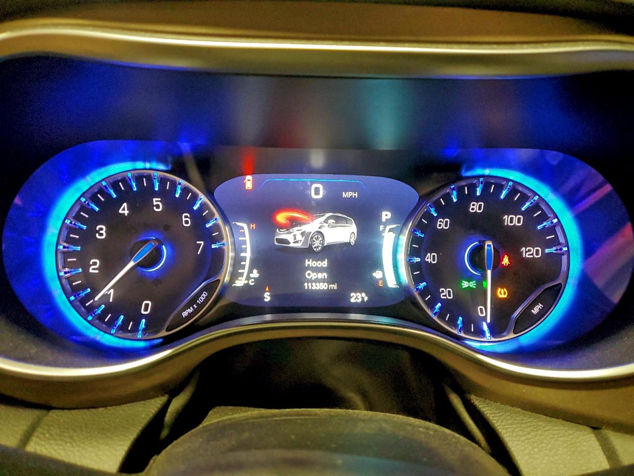 Chrysler Pacifica Touring L Plus Image 8