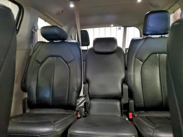 Chrysler Pacifica Touring L Plus Image 11
