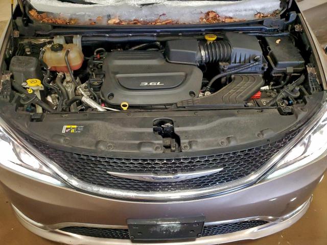 Chrysler Pacifica Touring L Plus Image 5