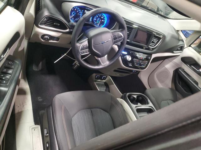 Chrysler Pacifica Touring Image 5