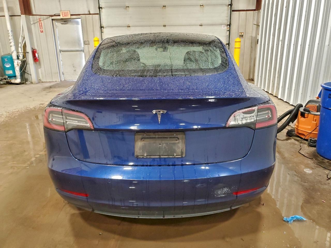 Tesla Model 3 Image 6