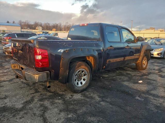 Chevrolet Silverado K1500 Crew Cab Image 2