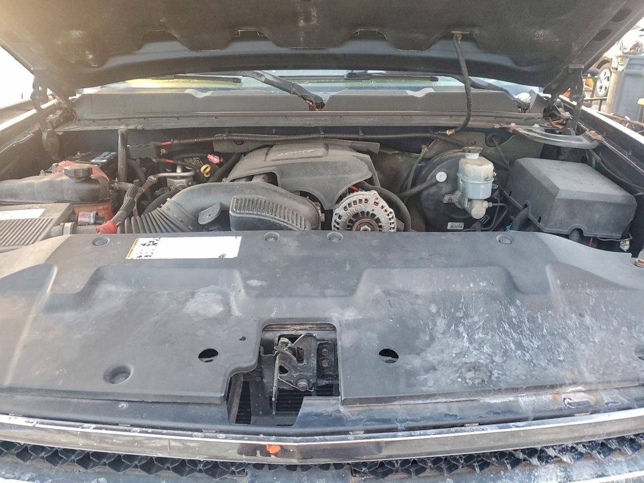 Chevrolet Silverado K1500 Crew Cab Image 3