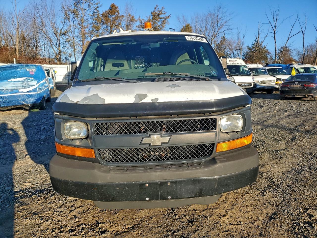 Chevrolet Express Image 9