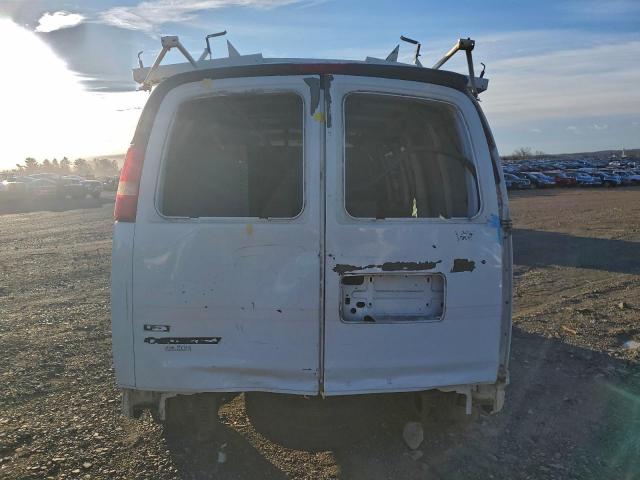 Chevrolet Express Image 6