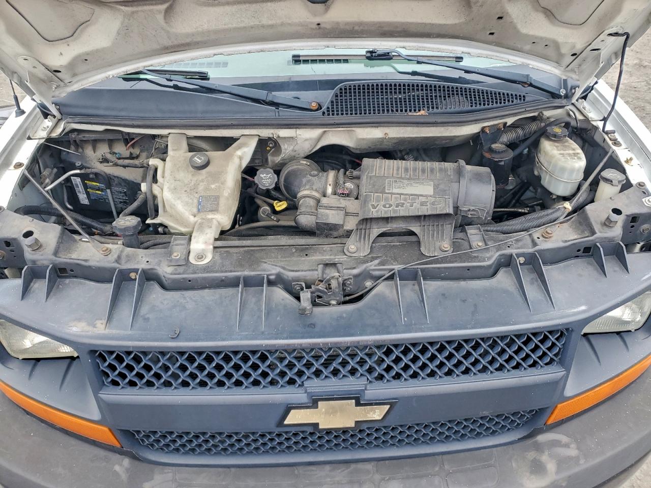 Chevrolet Express Image 8