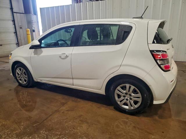 Chevrolet Sonic Image 4