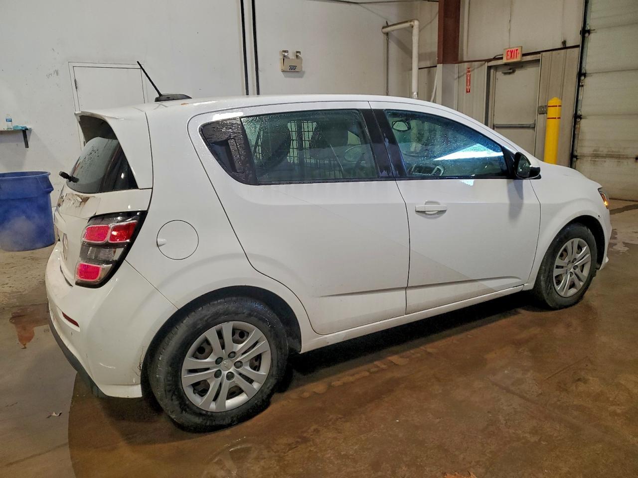 Chevrolet Sonic Image 3