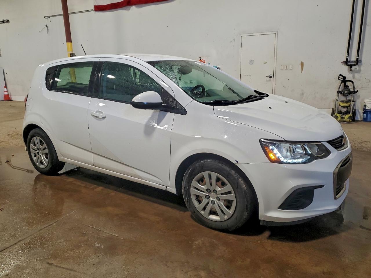 Chevrolet Sonic Image 2