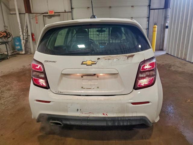 Chevrolet Sonic Image 12