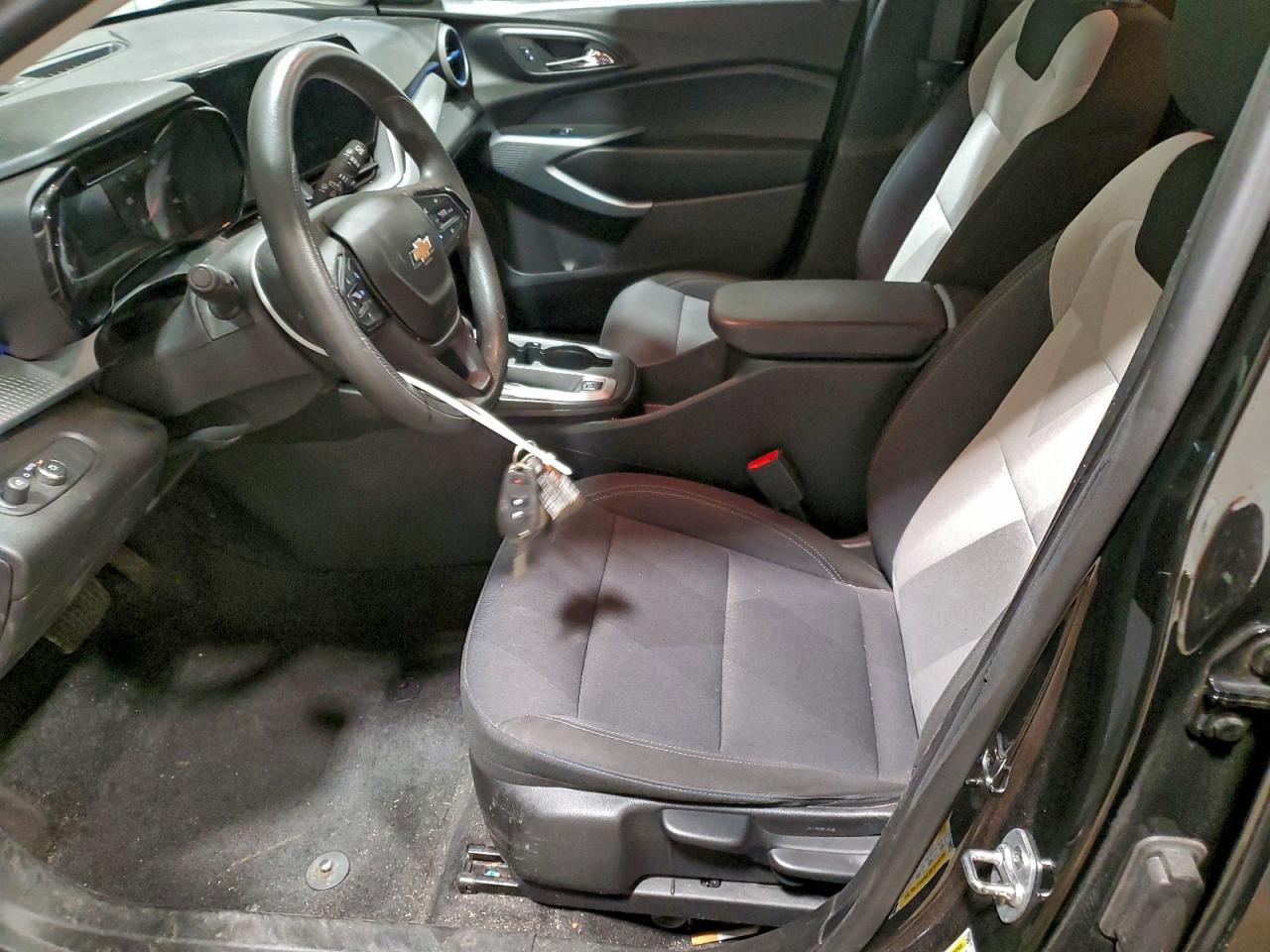 Chevrolet Trax Ls Image 7