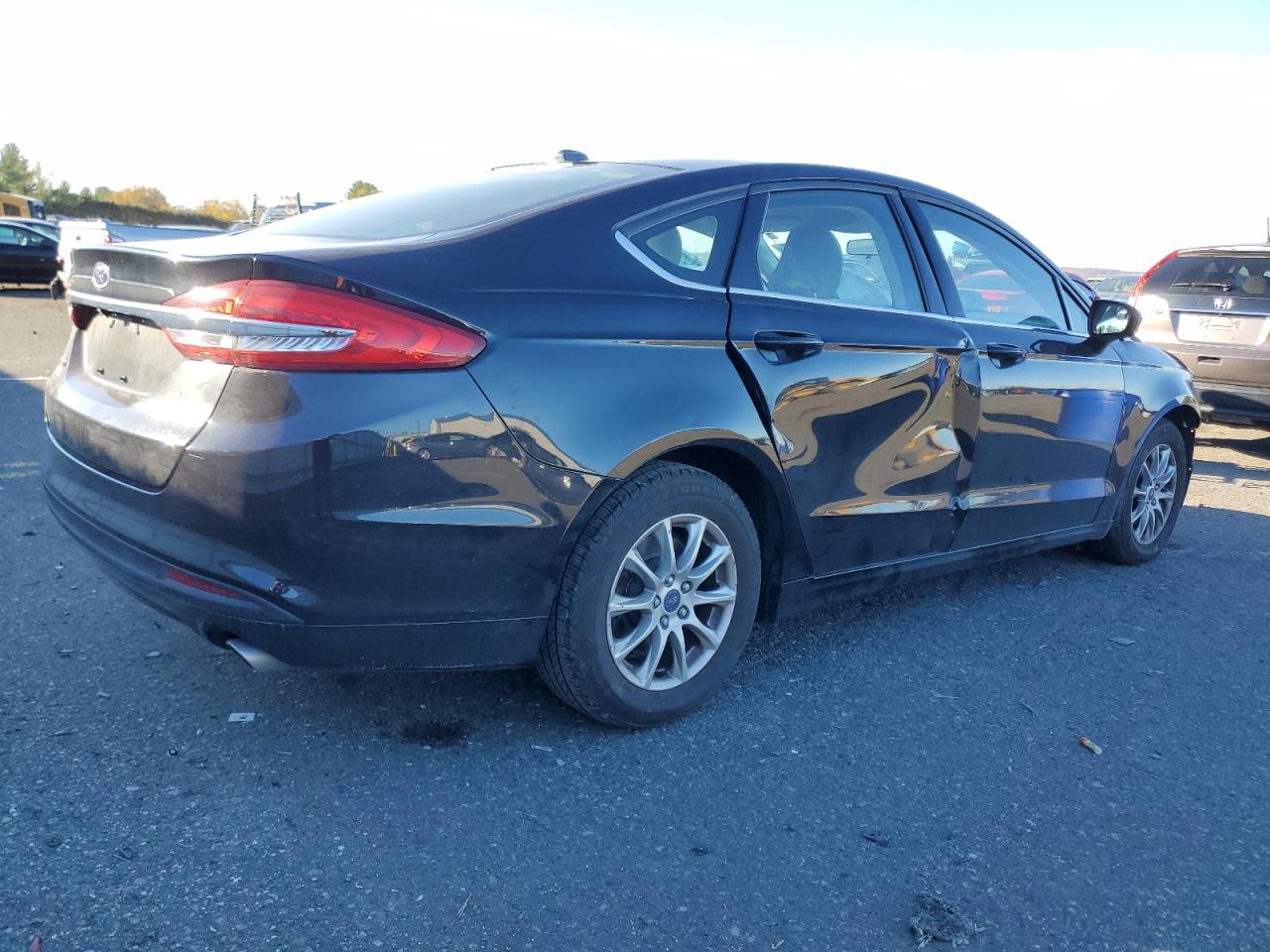 Ford Fusion S Image 8