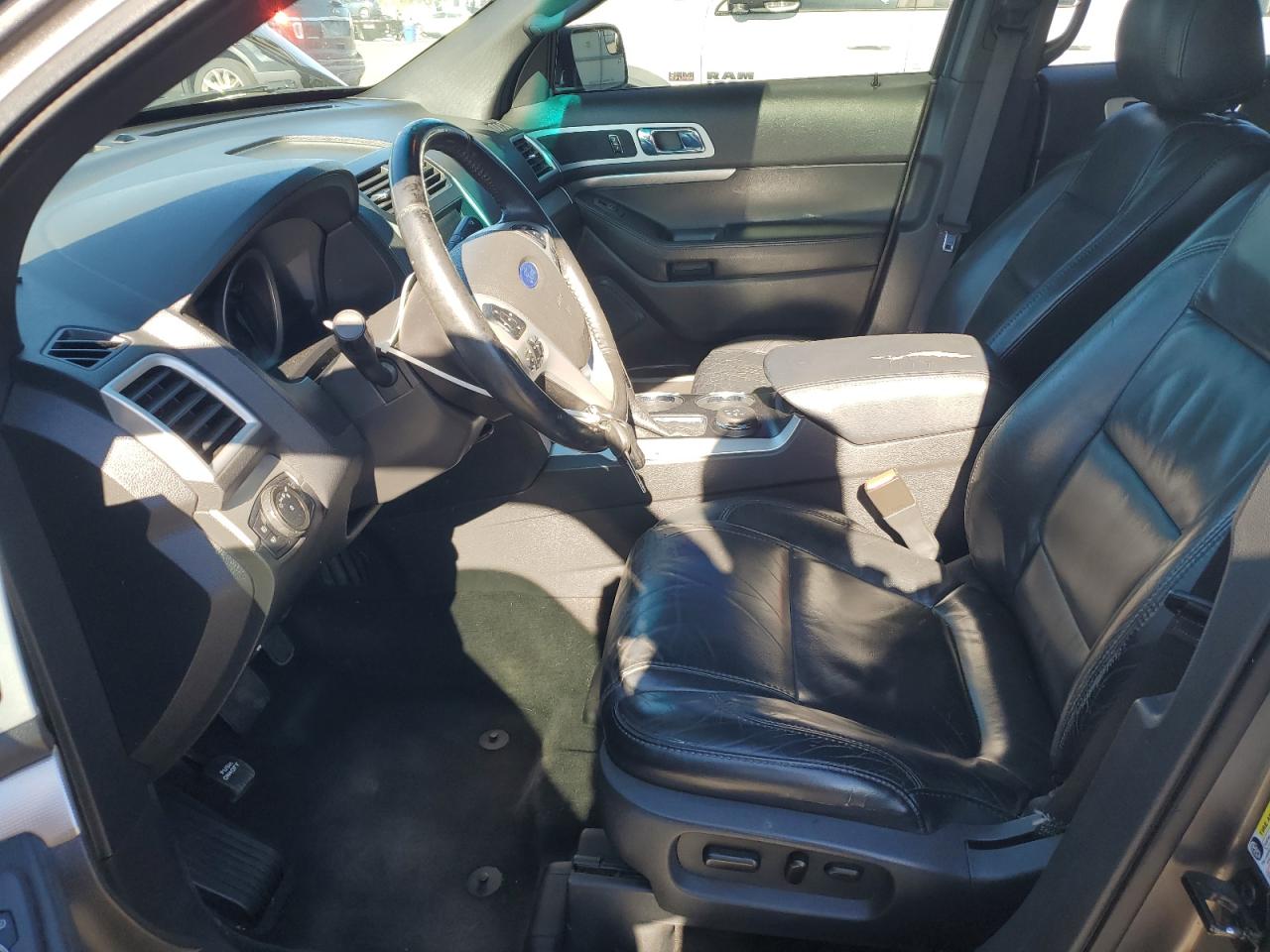 Ford Explorer Xlt Image 7