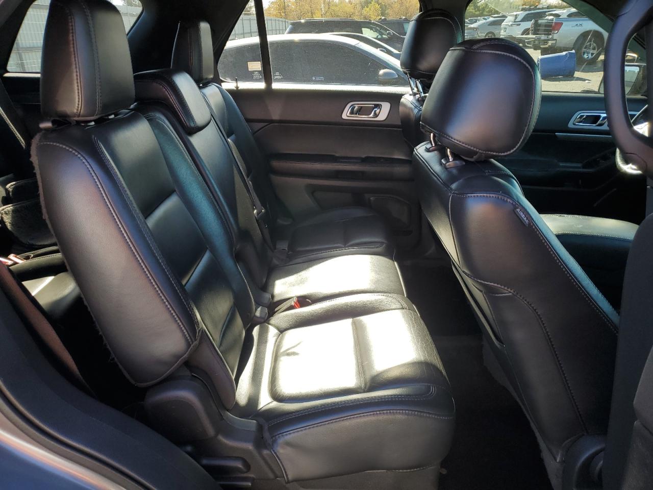 Ford Explorer Xlt Image 12