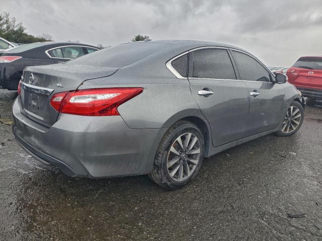 Nissan Altima 2.5 Image 12