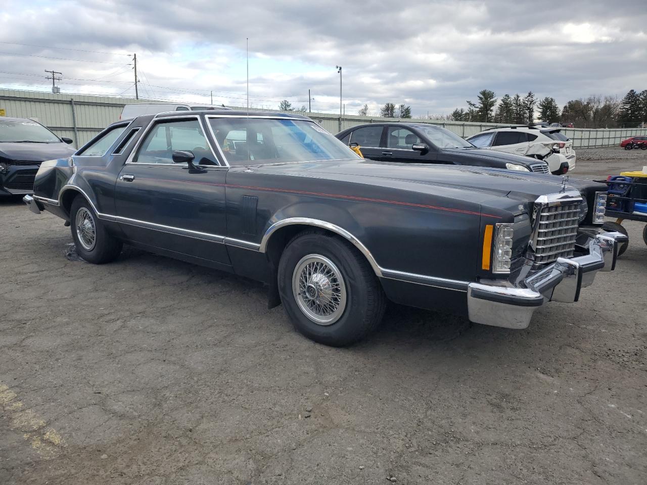 Ford Thunderbird Image 6