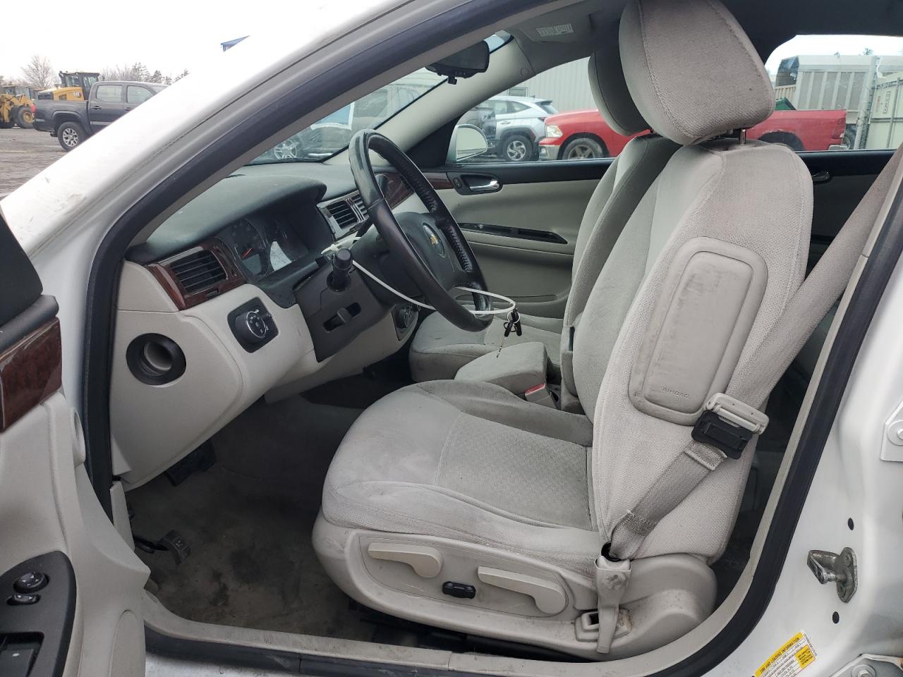 Chevrolet Impala Lt Image 10