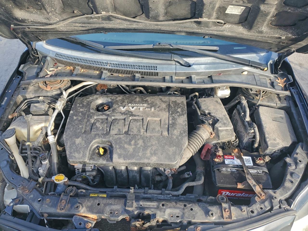 Toyota Corolla Base Image 10