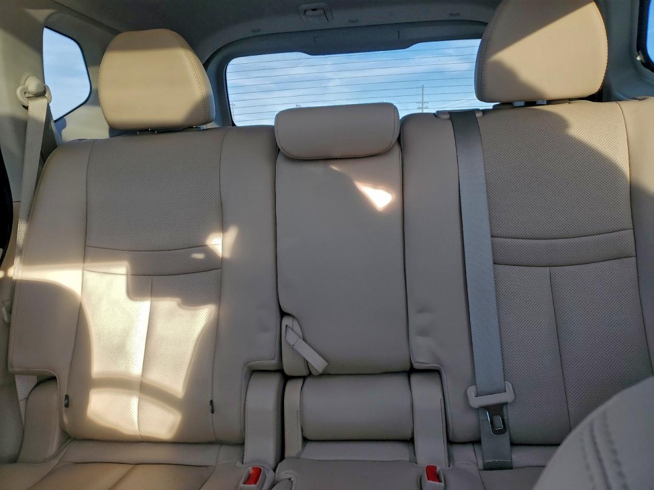 Nissan Rogue S Image 3