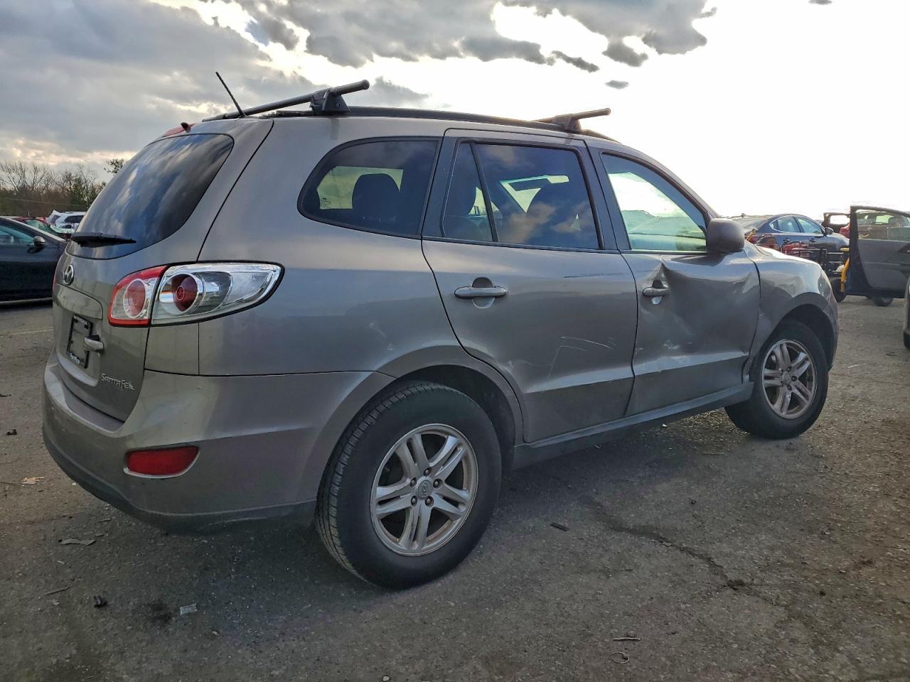 Hyundai SANTA FE Gls Image 3