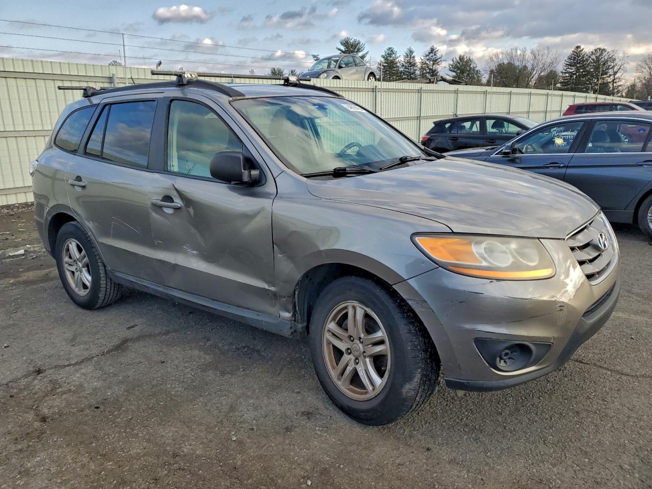 Hyundai SANTA FE Gls Image 4