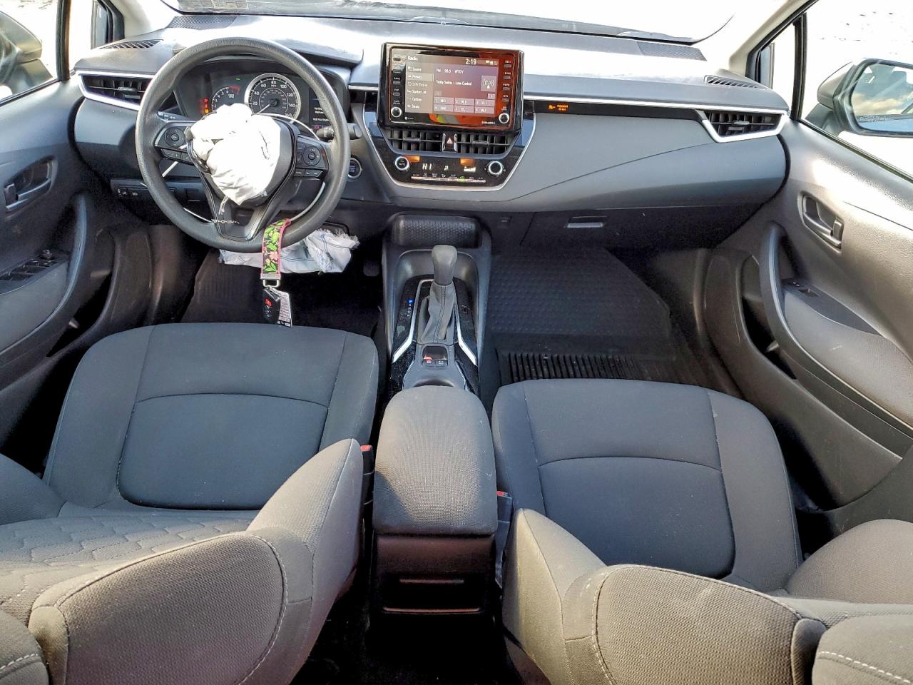 Toyota Corolla Le Image 12