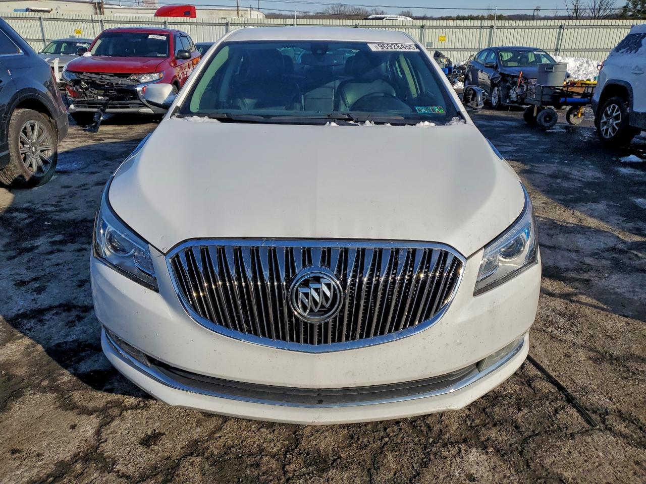 Buick LaCrosse Image 5