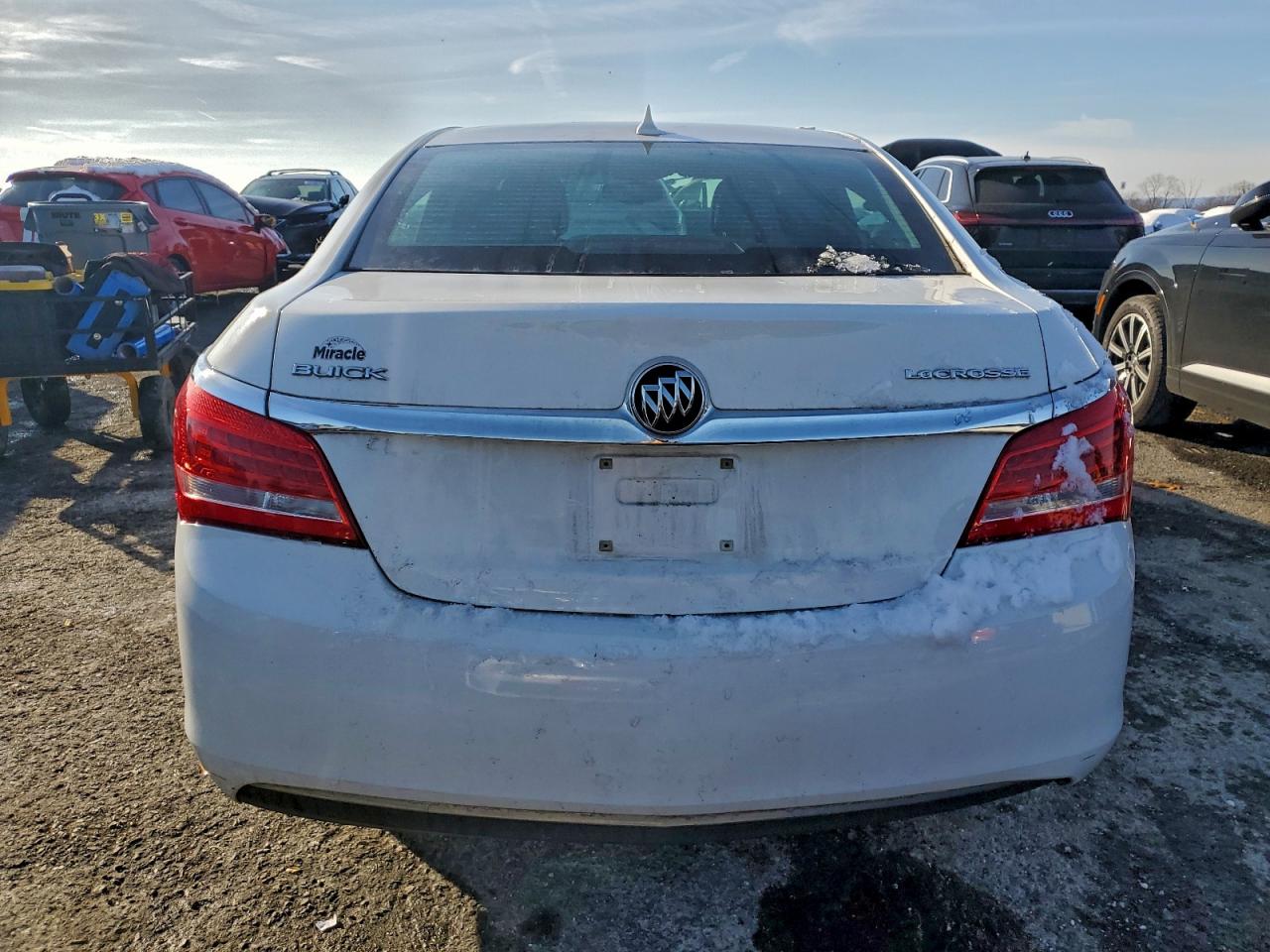 Buick LaCrosse Image 7