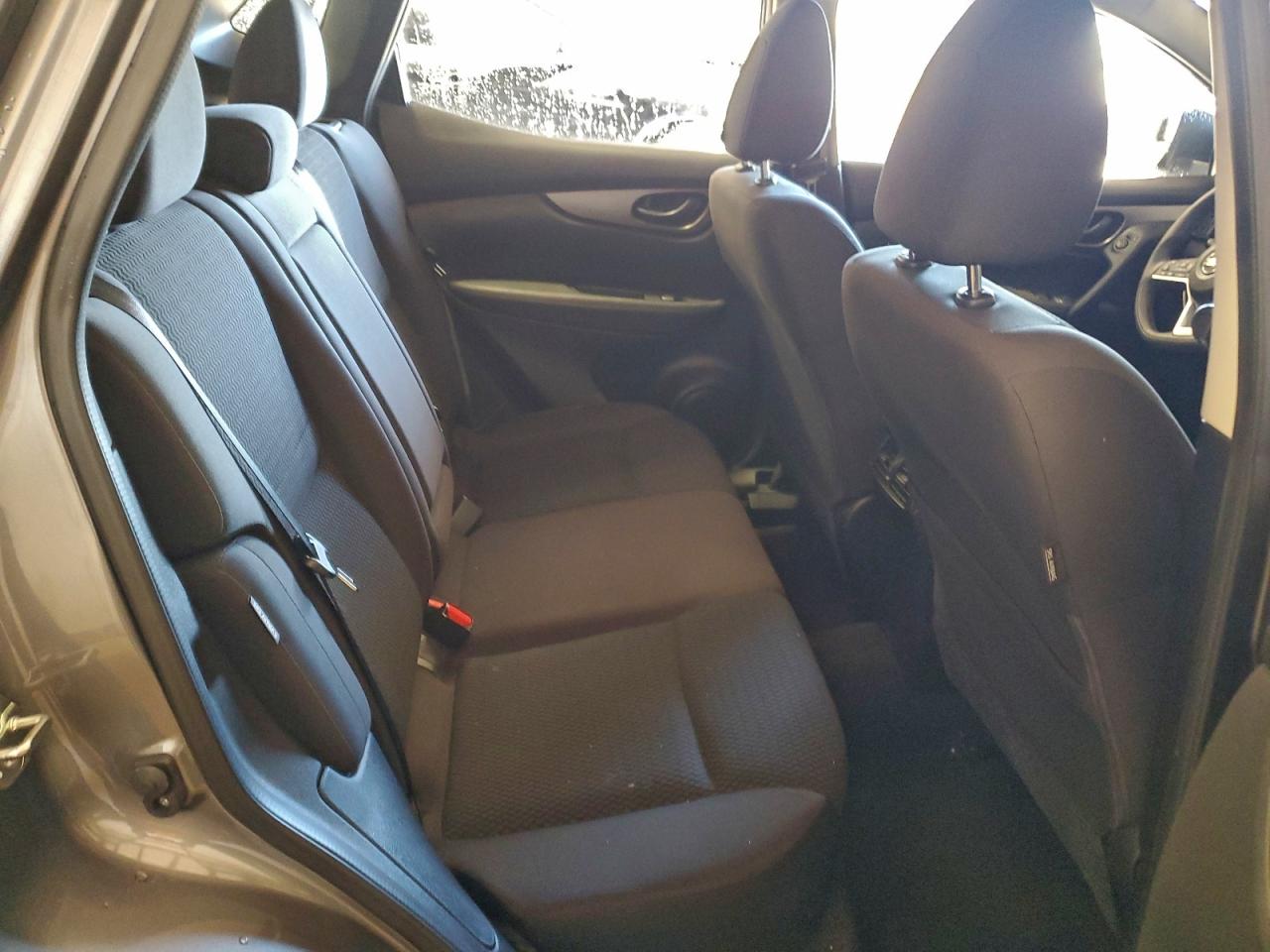 Nissan Rogue S Image 10