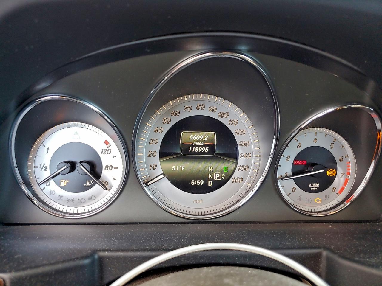 Mercedes-Benz GLK 350 4matic Image 8